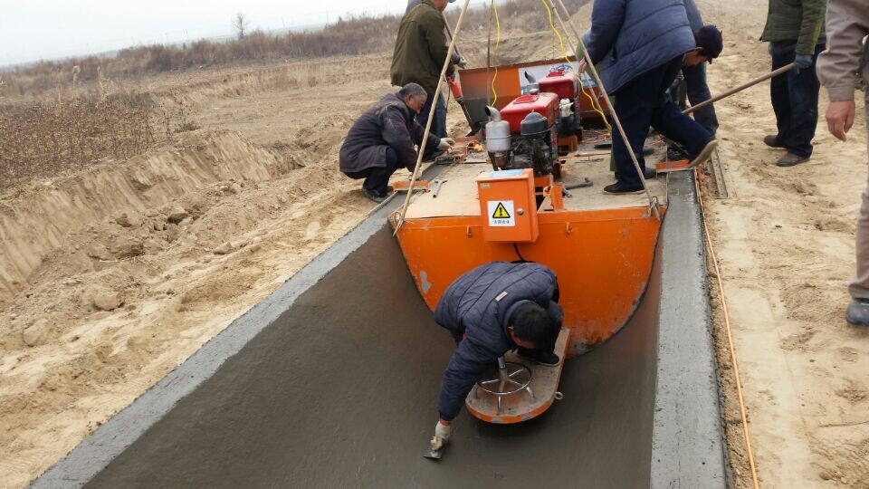 排水溝成型機,混凝土打渠機