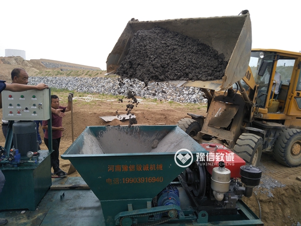 農(nóng)渠襯砌機(jī)